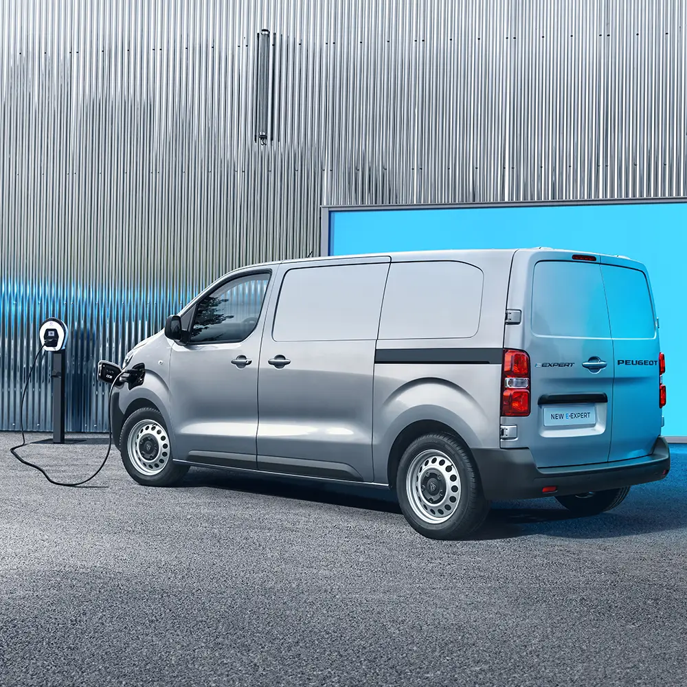 Peugeot e-expert - mäkelän autossa